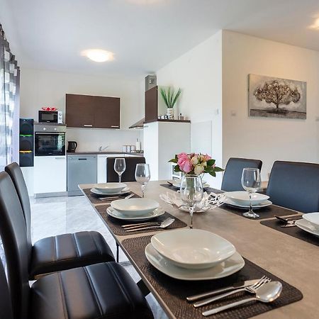 Apartmani Karoca 3 Пула Екстер'єр фото
