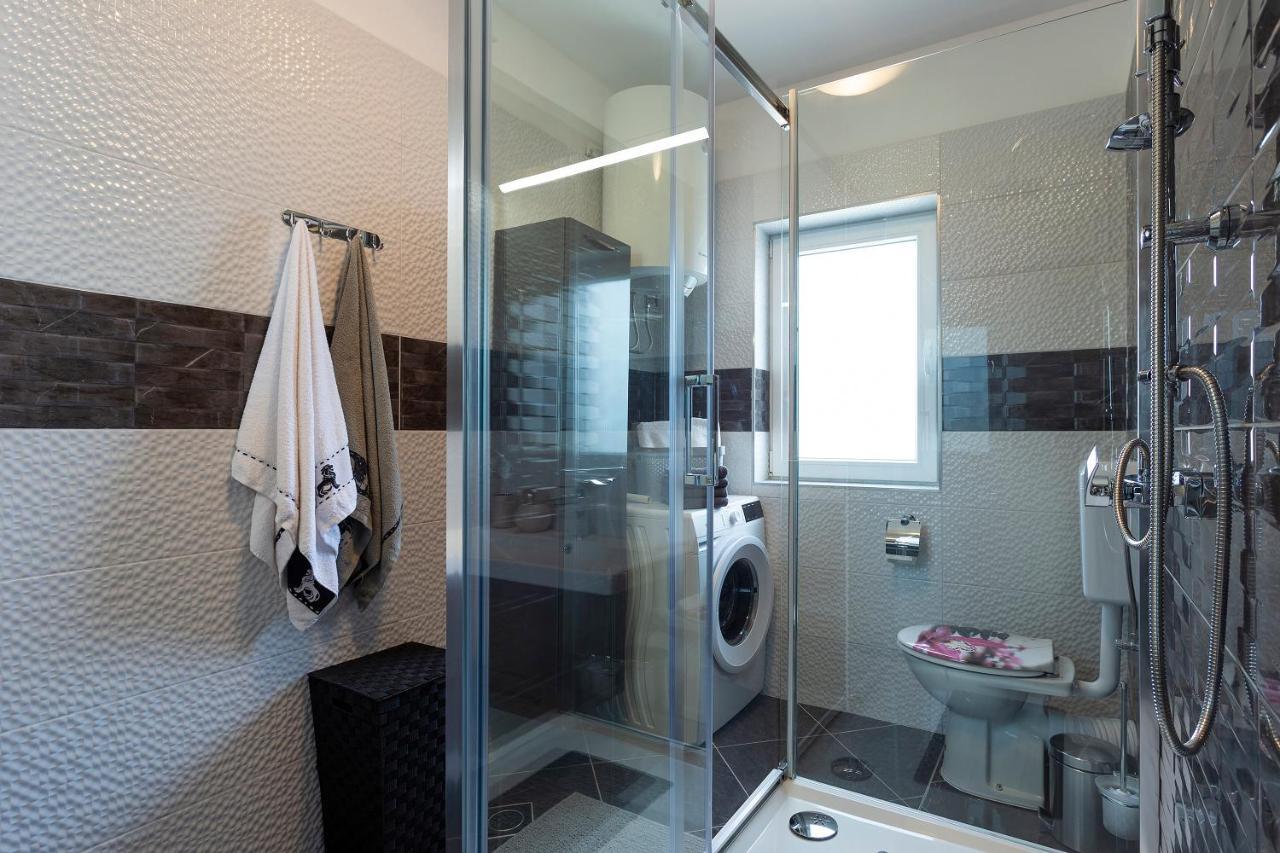 Apartmani Karoca 3 Пула Екстер'єр фото