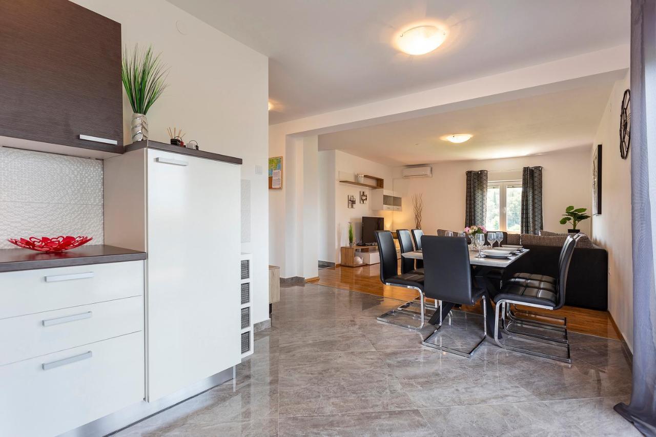 Apartmani Karoca 3 Пула Екстер'єр фото