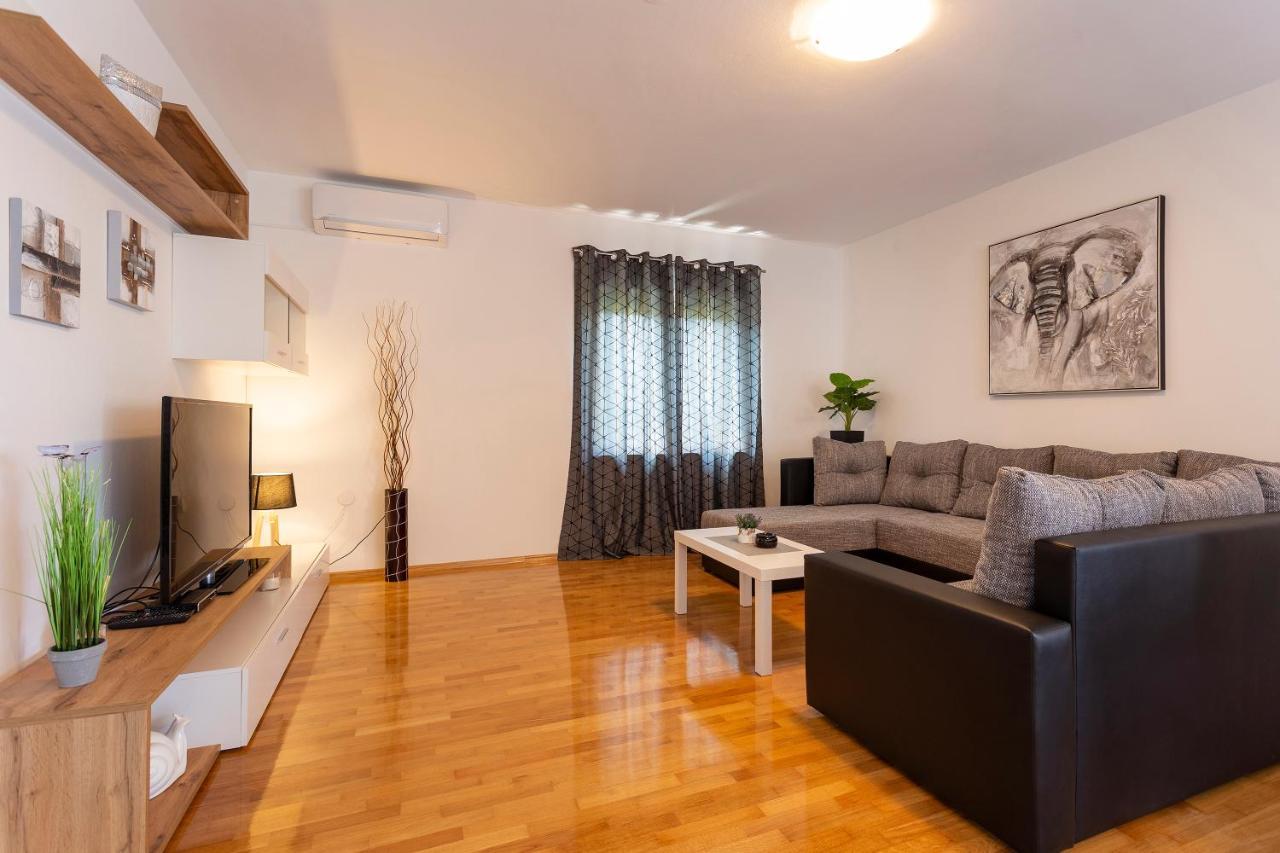 Apartmani Karoca 3 Пула Екстер'єр фото